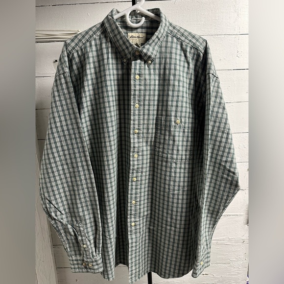 Men’s Eddie Bauer Green Plaid Button Up Long Sleeve Shirt - Picture 2 of 8
